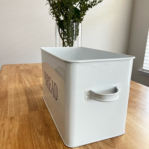 Farmhouse Metal Bread Box Medium - Picture 4 of 4